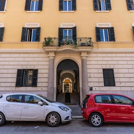 Rhome Colosseum 公寓 *