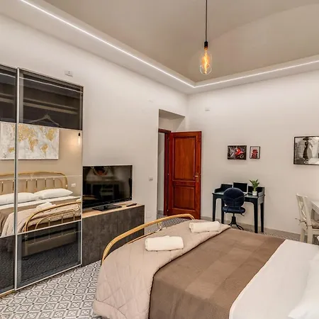 Rhome Colosseum 公寓