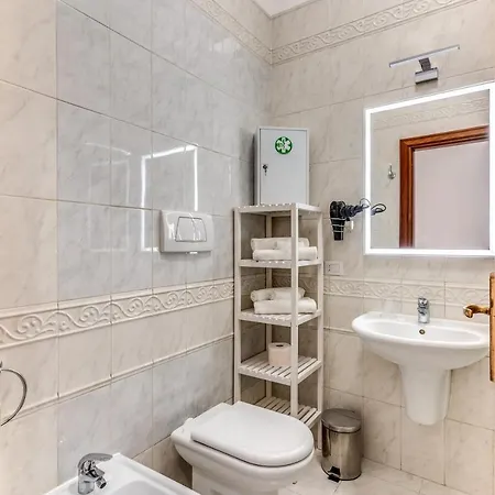 Rhome Colosseum 公寓